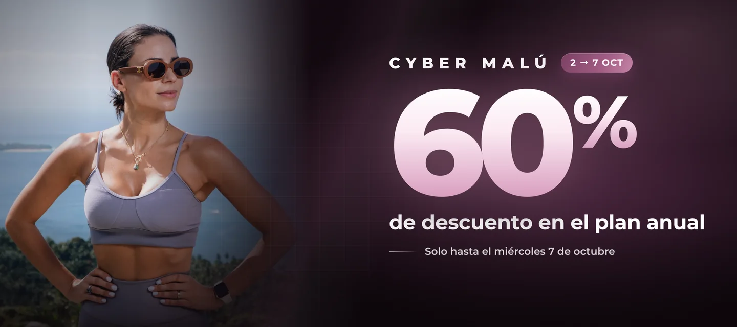 Cyber Malú: 60% de descuento en el plan anual. Malú Pérez frente al mar.